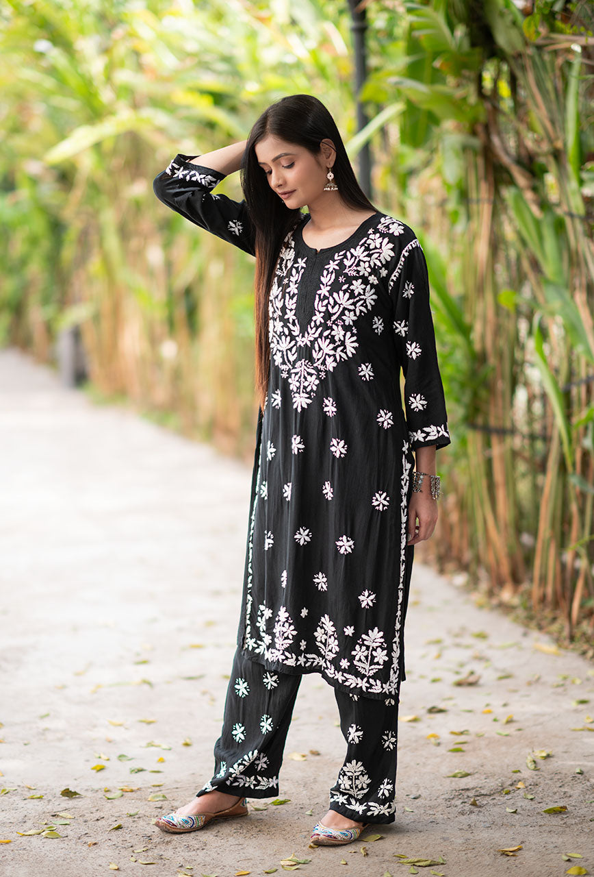 Daniya Modal Chikankari Kurti Set
