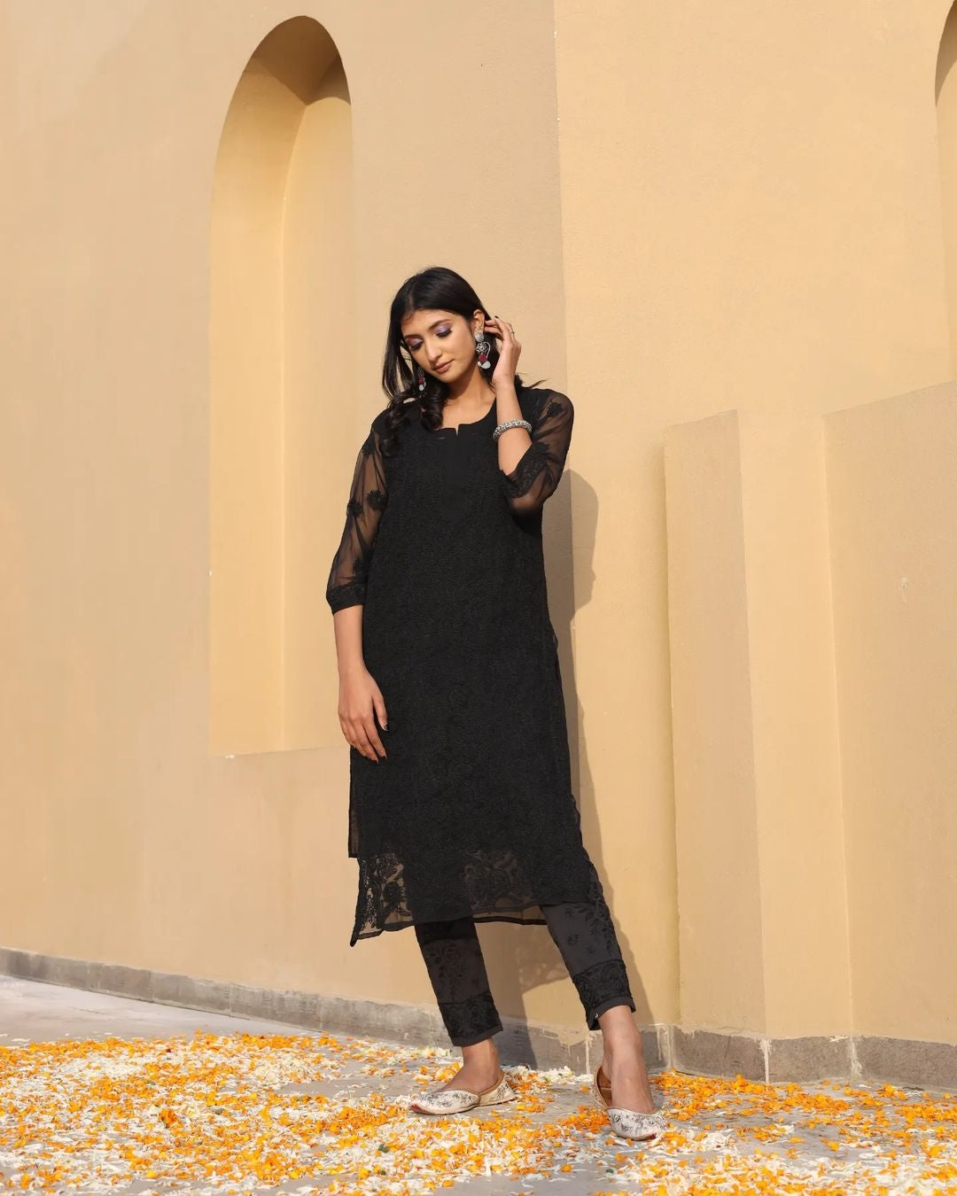 Hand Embroidered Lucknowi Chikan Black and White Georgette Kurti -  OnlineChikan.Com